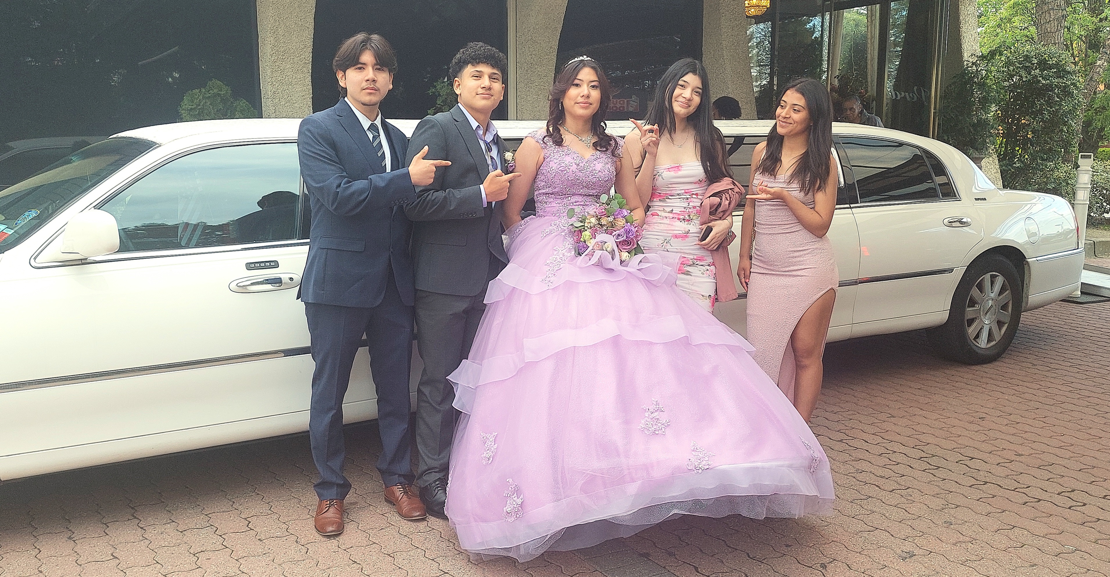 The Most Affordable And Trusted Quinceanera Limo Service in Long Island 
