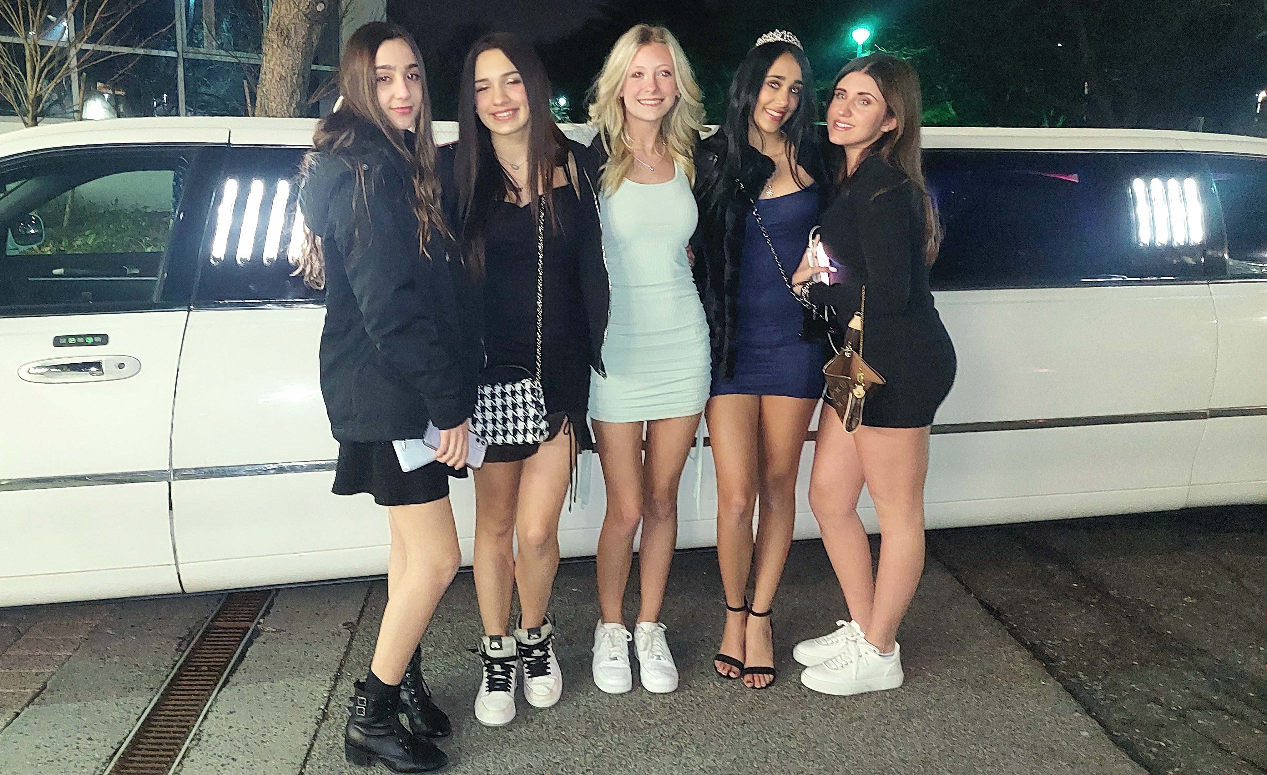 The Most Affordable And Trusted Sweet 16 Limo Service in Long Island 