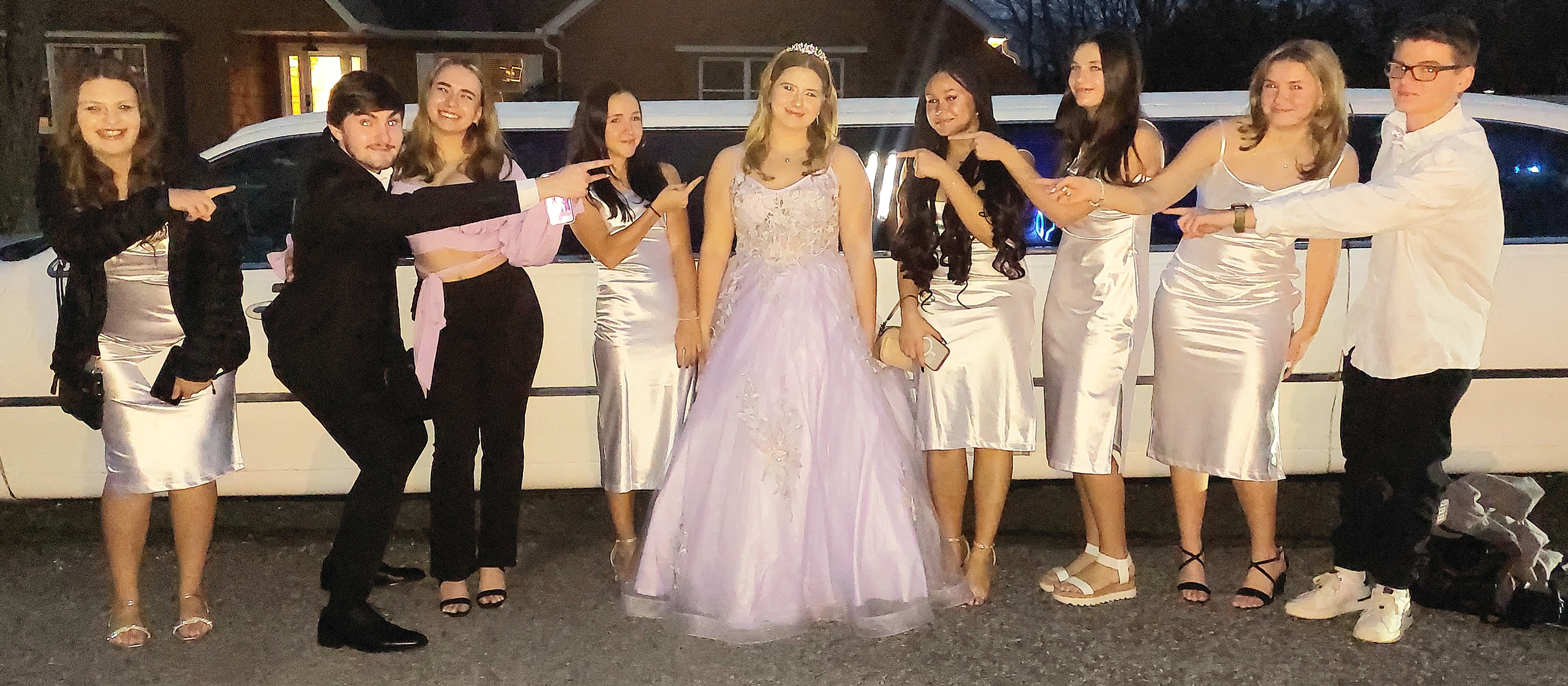 Show Biz Limousine is the Award Winning Limo Service that Long Island customers recommend most. 25 years of experience in Providing the #1 best and most affordable, trustworthy and luxurious limousine, SUV and Sedan service in Long Island.